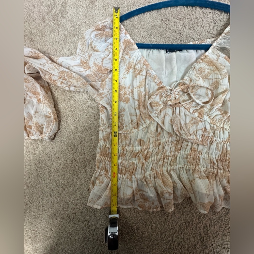Express Sheer Floral Ruched Blouse / Ivory Gold / S - Picture 6 of 8